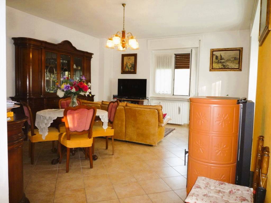 Villa a Biandronno in via Cairoli, 8 - Foto 3