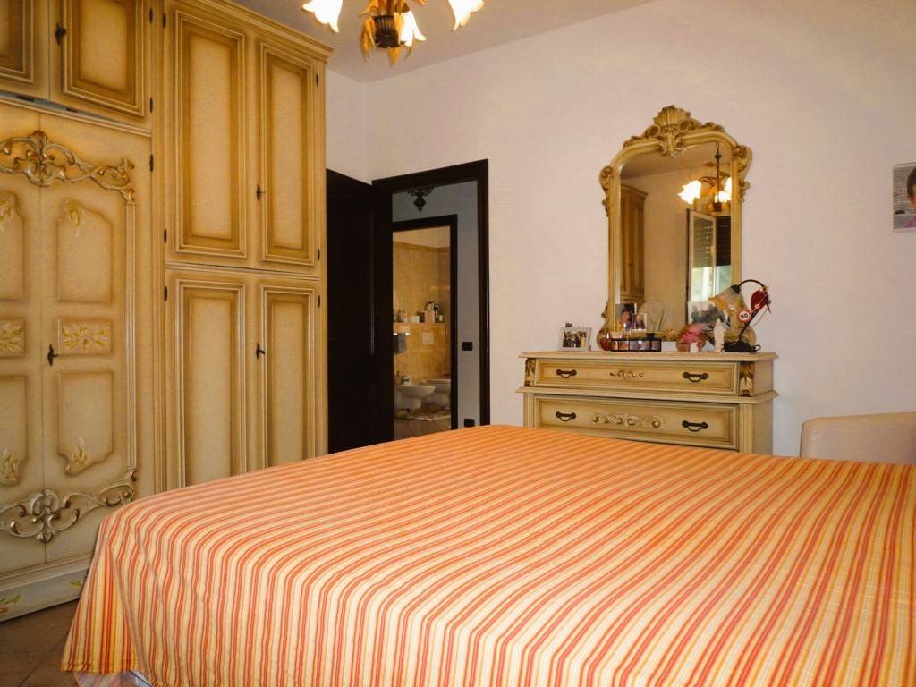 Villa a Biandronno in via Cairoli, 8 - Foto 4