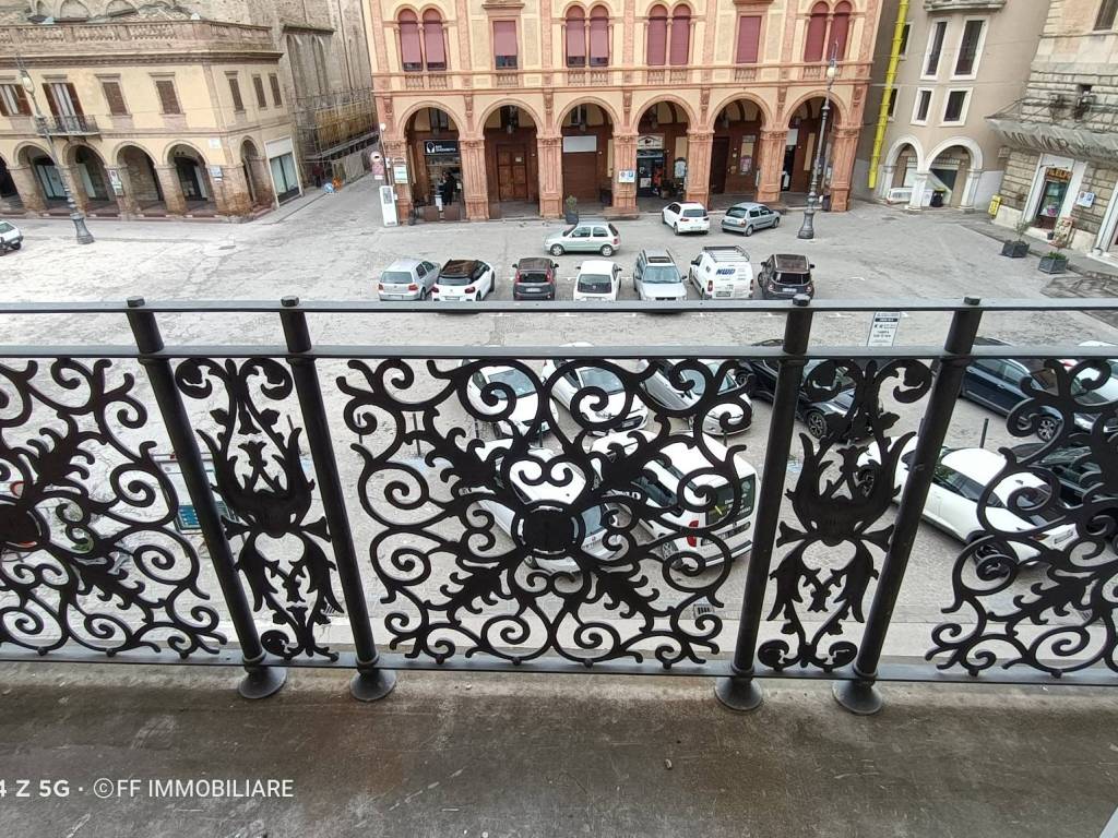 Appartamento a Tolentino in Piazza della Libertà - Foto 3