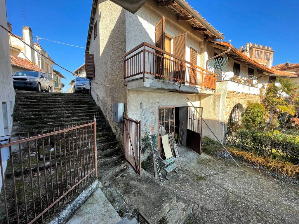 Casa indipendente a Albugnano in Via dei Forti, 5 - Foto 3