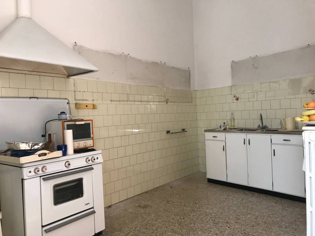 Casa indipendente a Ceglie messapica in Via Sigismondi Castromediano - Foto 3
