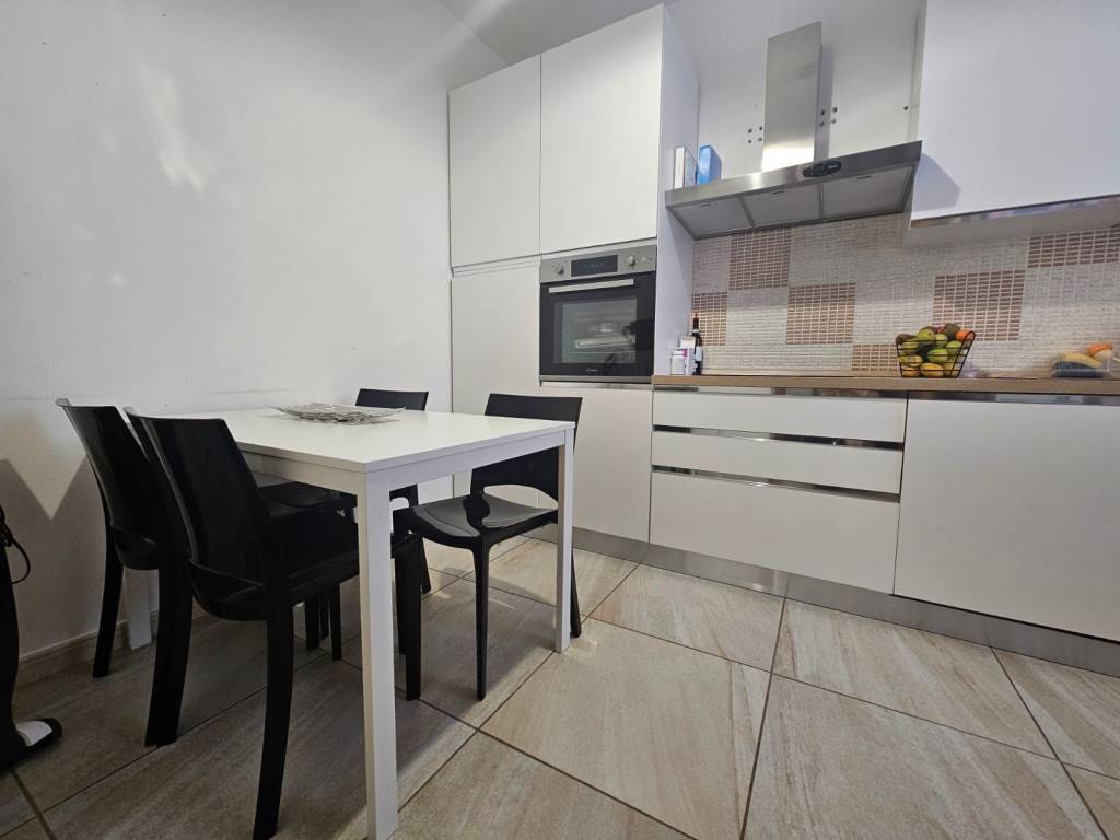 Casa indipendente a Cameri in Via Giosuè Carducci - Foto 4