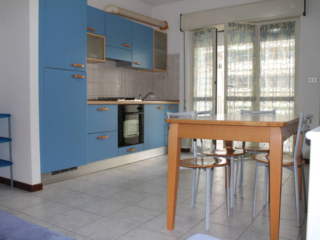 Appartamento a Alba adriatica in Via Pompeo - Foto 5