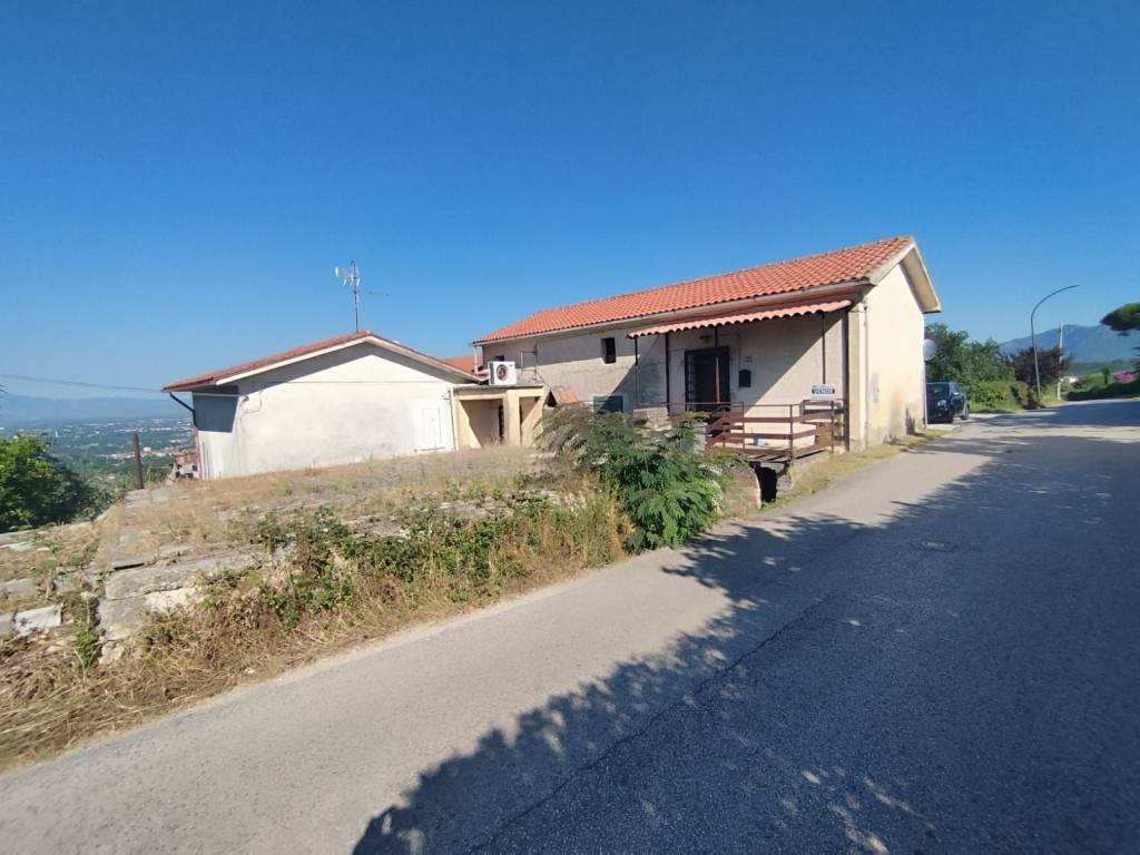 Villetta a schiera a Cervaro in Via Sprumaro - Foto 2