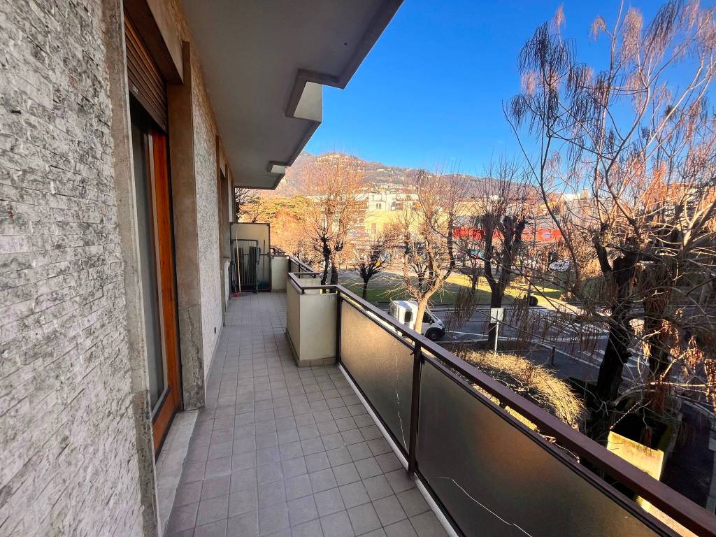 Appartamento a Como in Via Luciano Manara, 9 - Foto 3