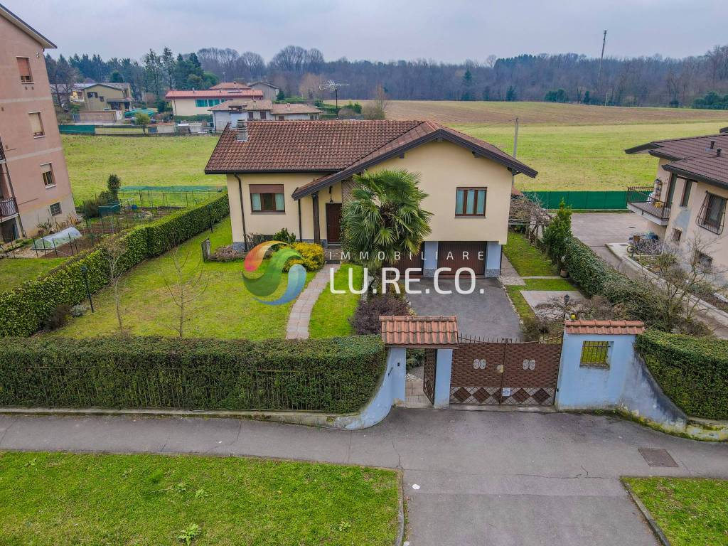 Villa a Casatenovo in Via Alcide De Gasperi - Foto 2