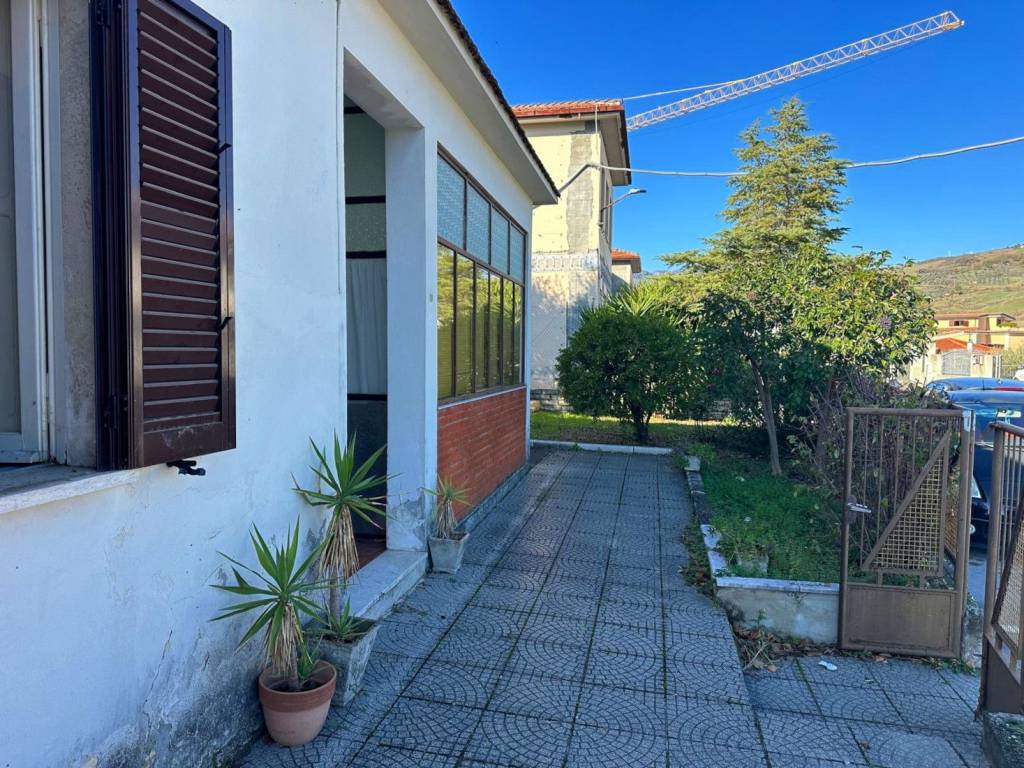 Villa a Torre de' passeri in Via Dante Alighieri - Foto 2