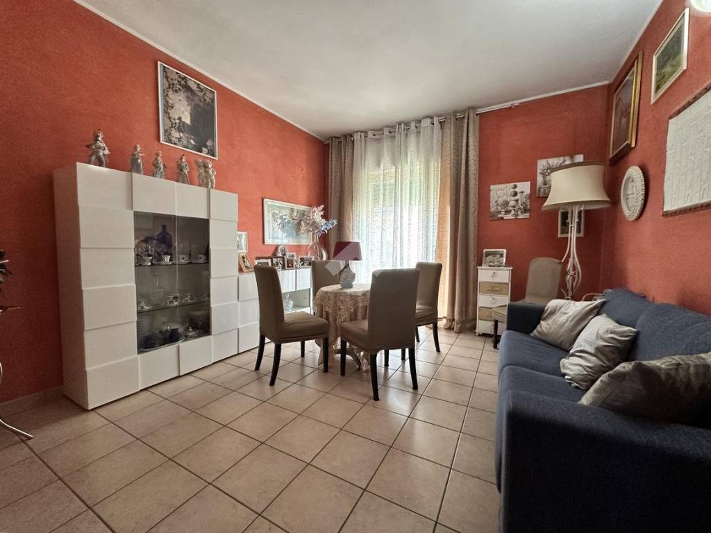 Appartamento a Santhià in Via Giuseppe Parini, 9 - Foto 2