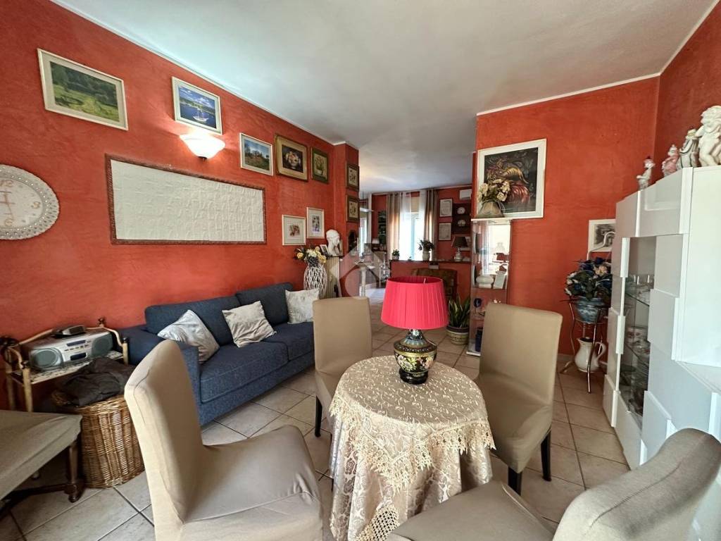 Appartamento a Santhià in Via Giuseppe Parini, 9 - Foto 4