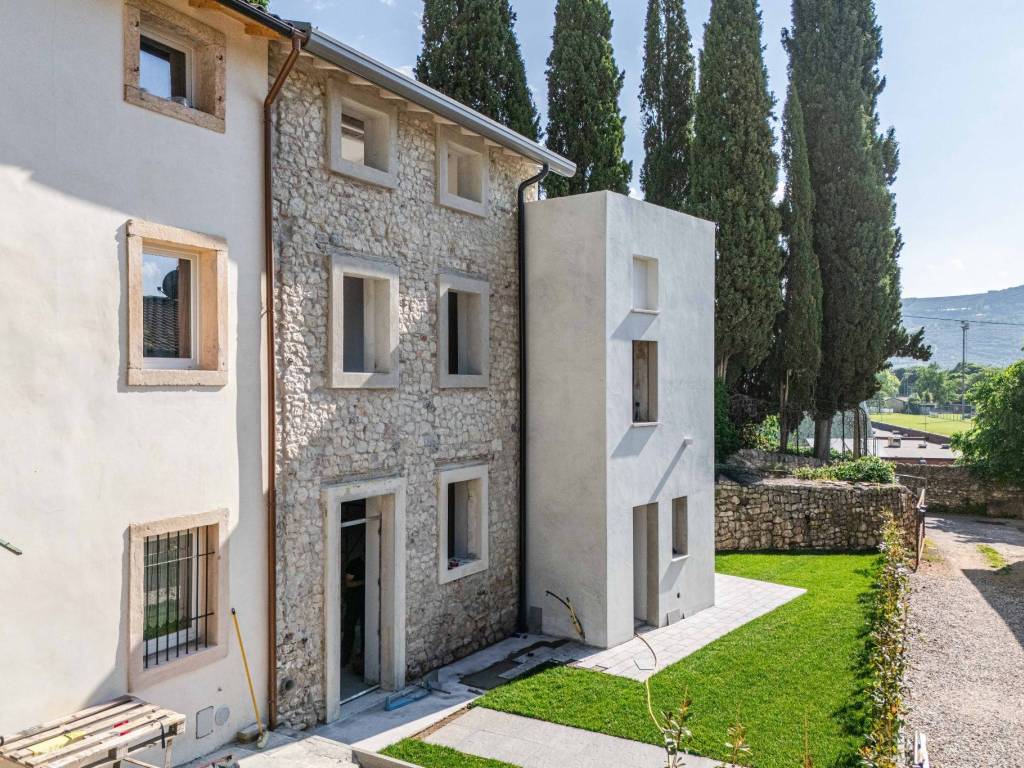 Rustico / casale a Verona in Via Castelberto, 16 - Foto 3