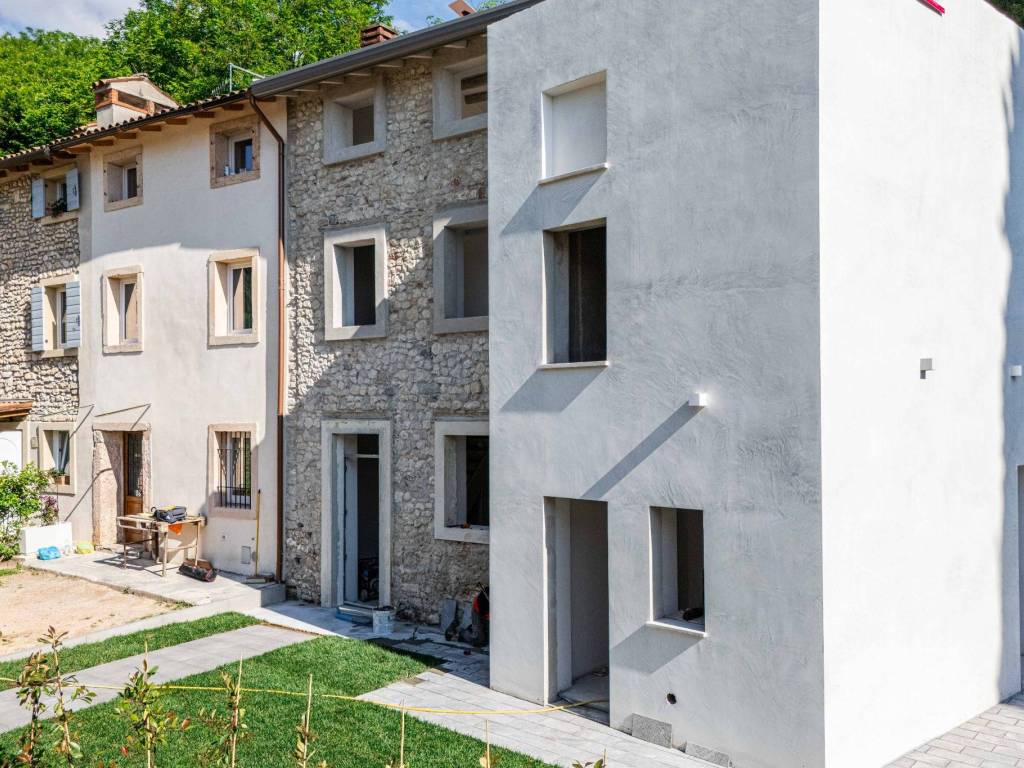 Rustico / casale a Verona in Via Castelberto, 16 - Foto 4