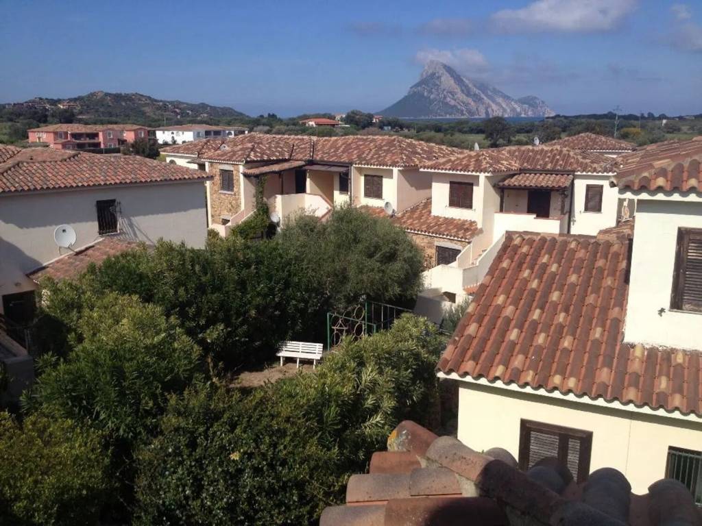 Appartamento a Loiri porto san paolo in Via Delle Querce - Foto 2
