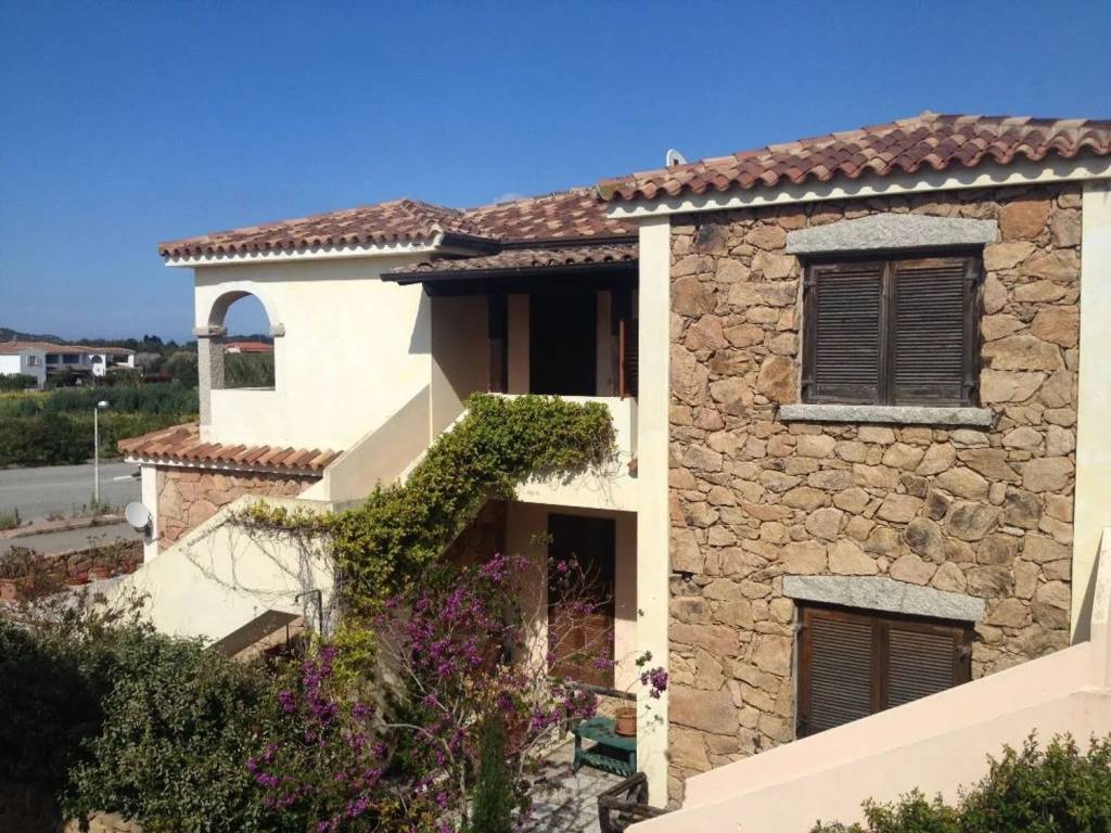 Appartamento a Loiri porto san paolo in Via Delle Querce - Foto 3