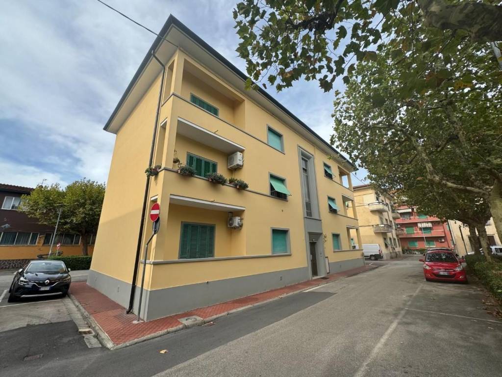 Appartamento a Pontedera in Piazza Donna Paola Piaggio, , 5 - Foto 3