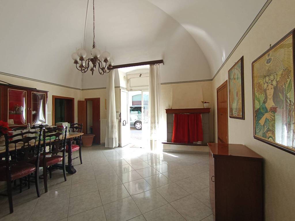 Casa indipendente a Acquaviva delle fonti in Via Emilio Rivela, 49 - Foto 3