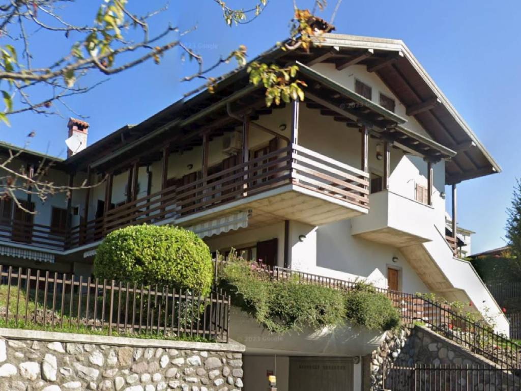 Appartamento a Clusone in Via Osoppo, 17 - Foto 2