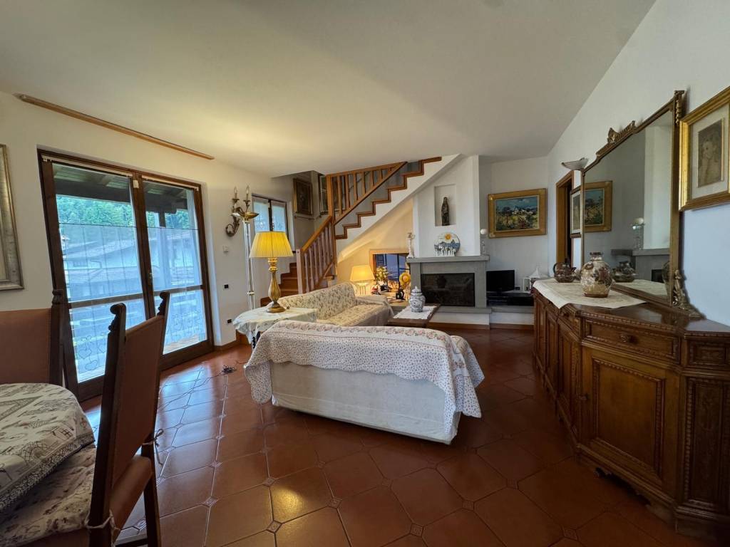 Appartamento a Clusone in Via Osoppo, 17 - Foto 4