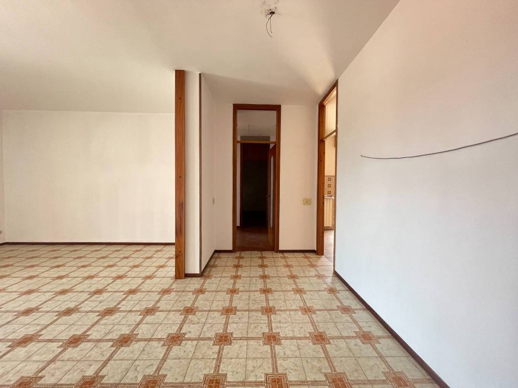 Appartamento a Cameri in Via Marè - Foto 4