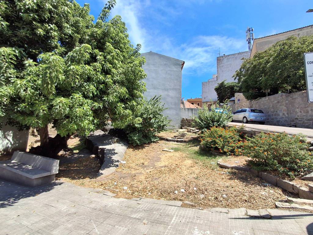 Terreno a Arzachena in Via Torino, 36 - Foto 3