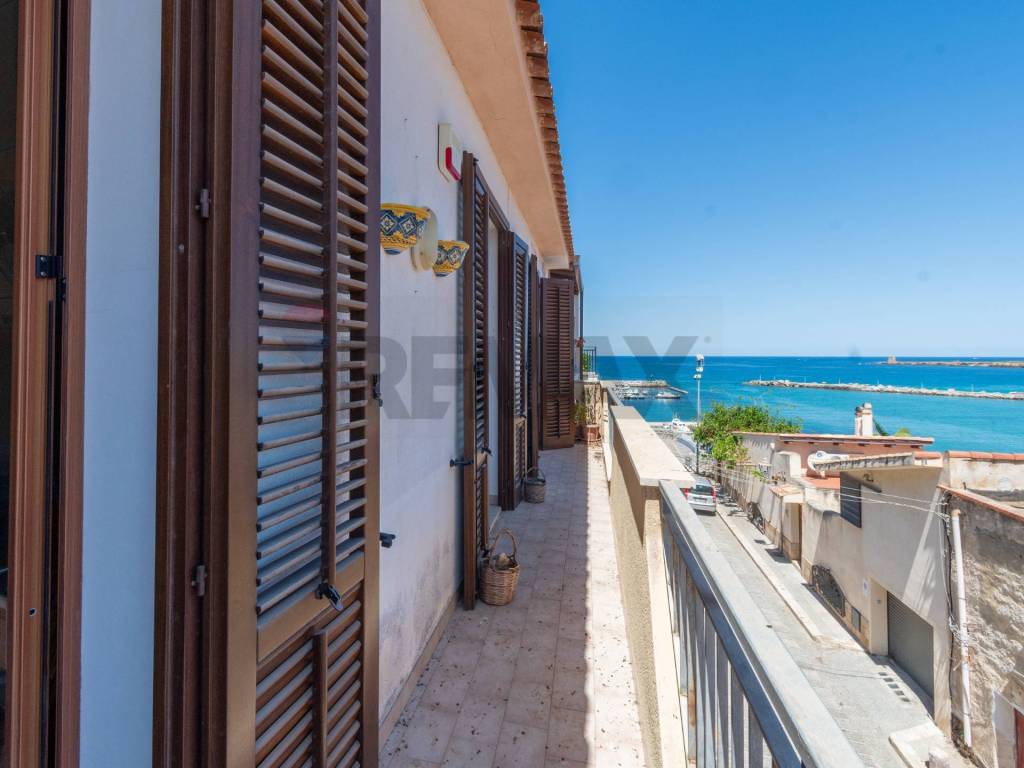 Appartamento a Terrasini in VIA UNGHERIA - Foto 2