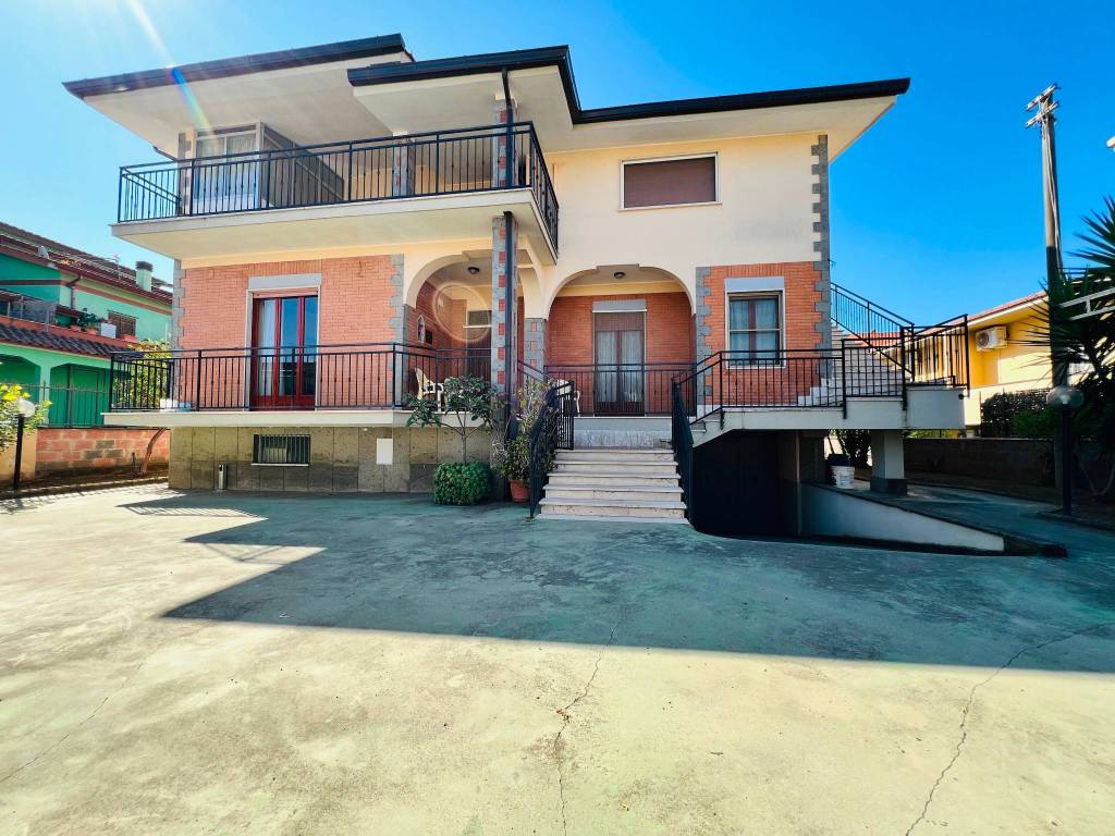 Villa a Aprilia in Via Pescara - Foto 2