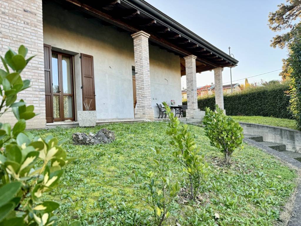 Villa a Sissa trecasali in VIA I MAGGIO N. 11 - Foto 2