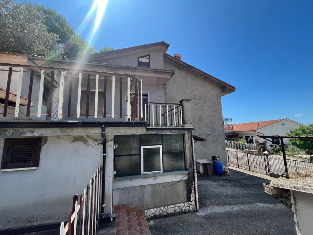 Villa a Fumone in Strada Provinciale Alatri-Fumone-Ferentino - Foto 5