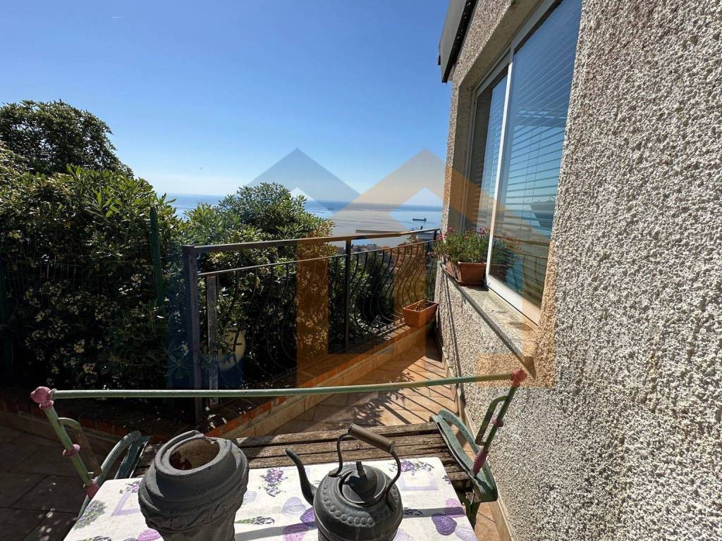Villa a Albissola marina in Via Poggio dell'Orizzonte, 65 - Foto 4