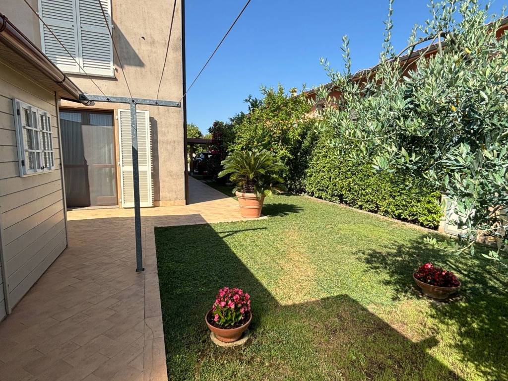 Appartamento a Pontedera in Via del Casone - Foto 2