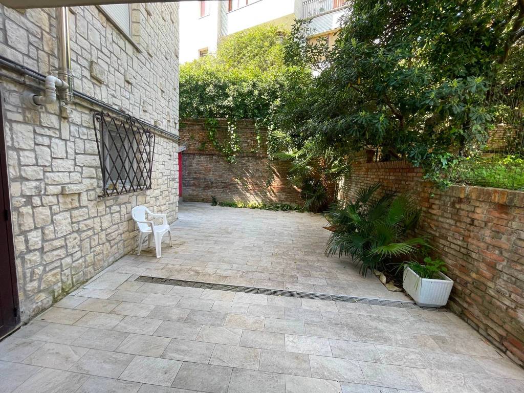 Appartamento a Ancona in Via Paolo Thaon de Revel - Foto 5