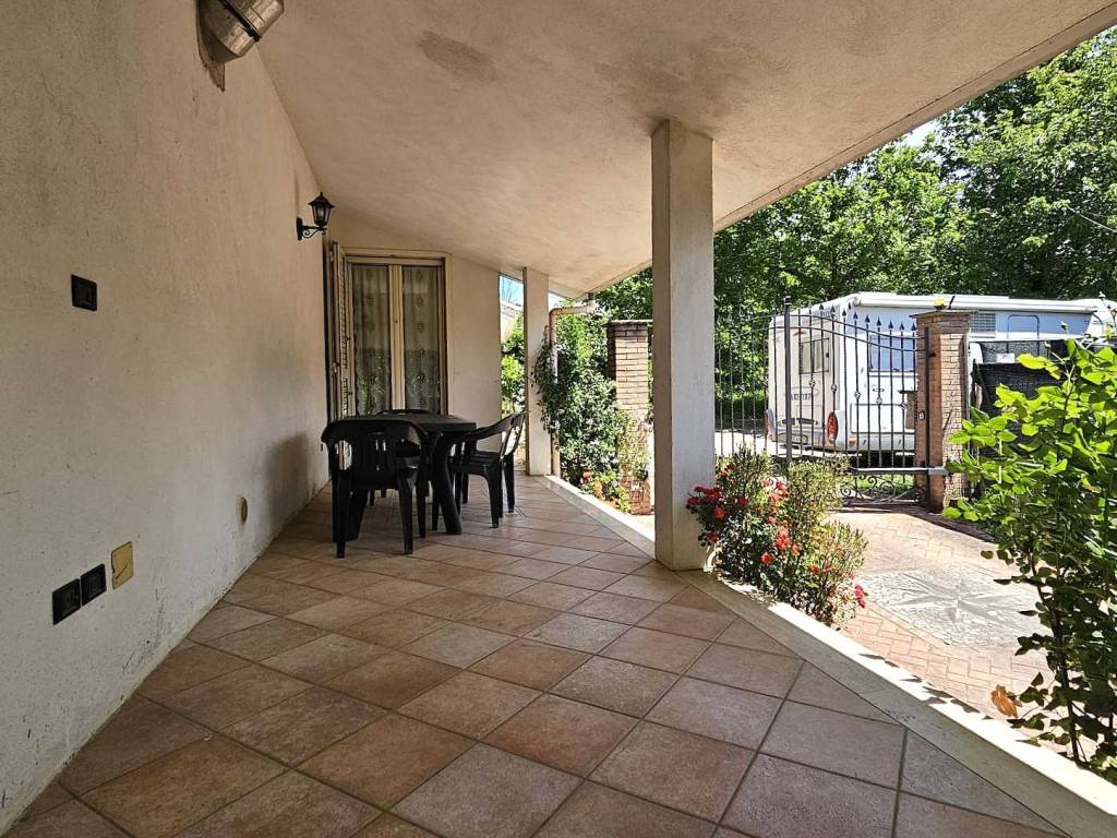 Villa a Frosinone in Via Vetiche, 129 - Foto 3