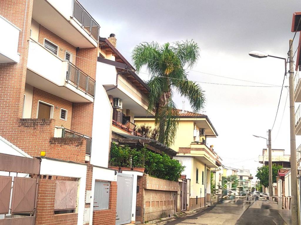 Villa a Trentola-ducenta in Via Enrico De Nicola - Foto 2