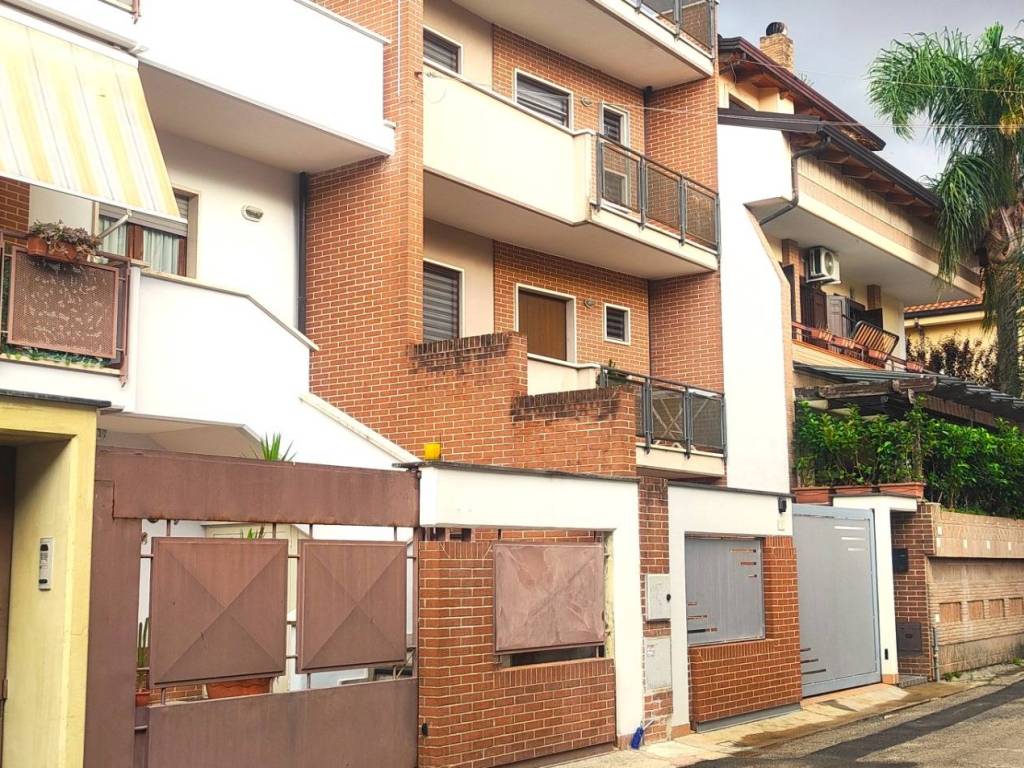 Villa a Trentola-ducenta in Via Enrico De Nicola - Foto 3