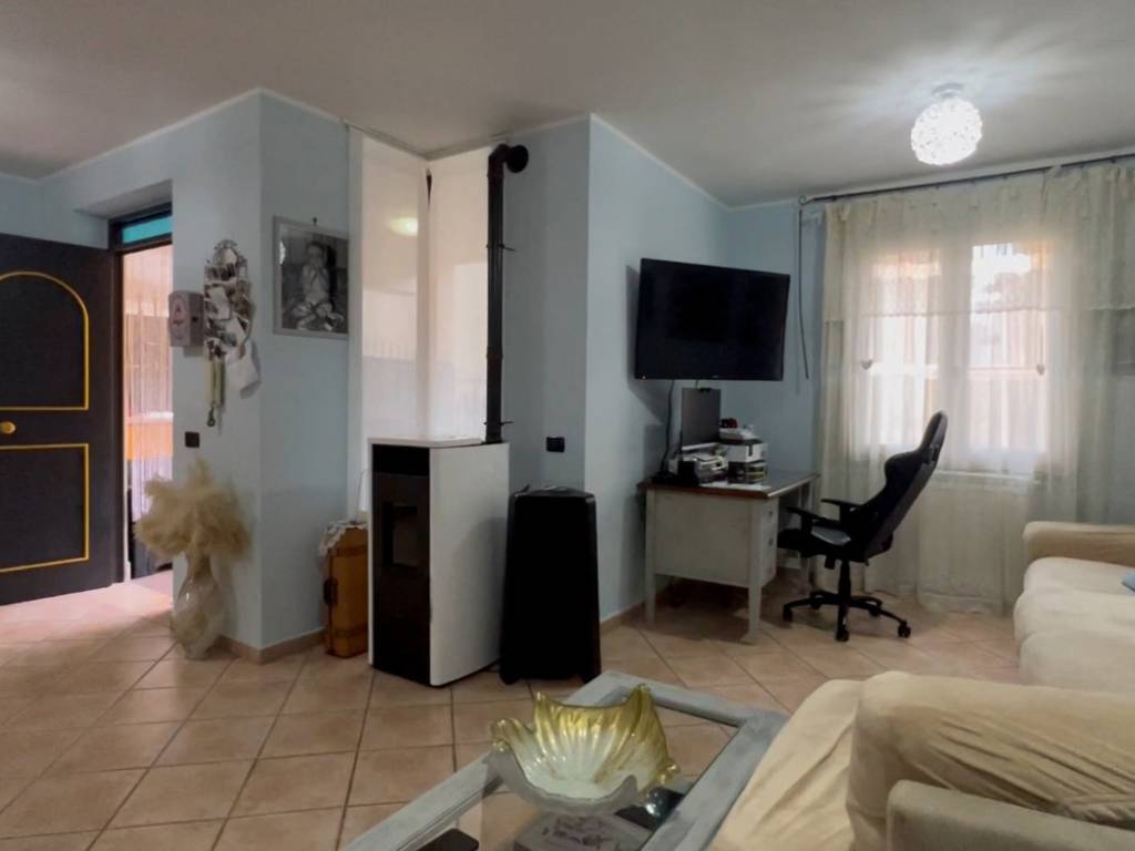 Villetta a schiera a Casapesenna in I TRAVERSA VIA CROCE, 19 - Foto 2