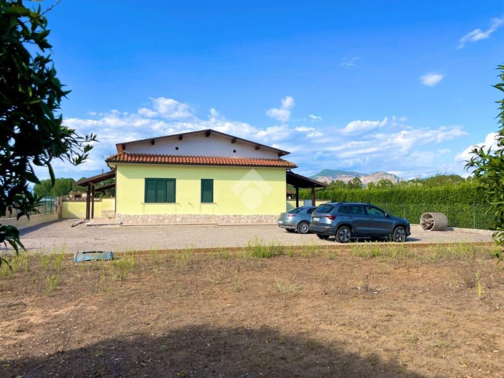Villa a Terracina in Via Pontina - Foto 2