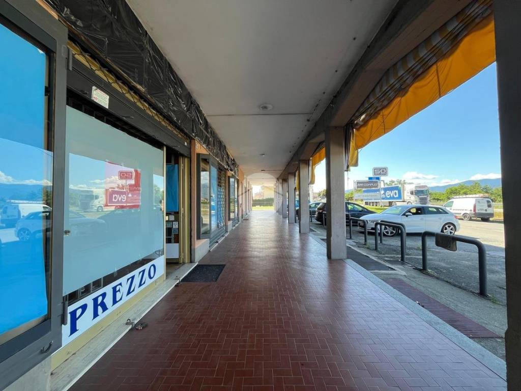 Immobile a Barge in Locale Commerciale Via Cuneo, 17 - Foto 2