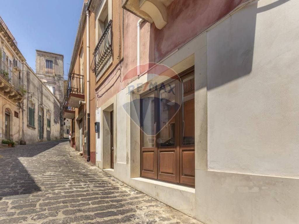 Casa indipendente a Palazzolo acreide in via Pietro Messina, 25 - Foto 2