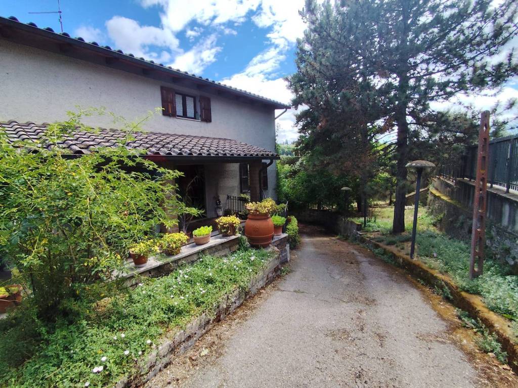 Villa a Baschi in via del filatoio, 14 - Foto 5