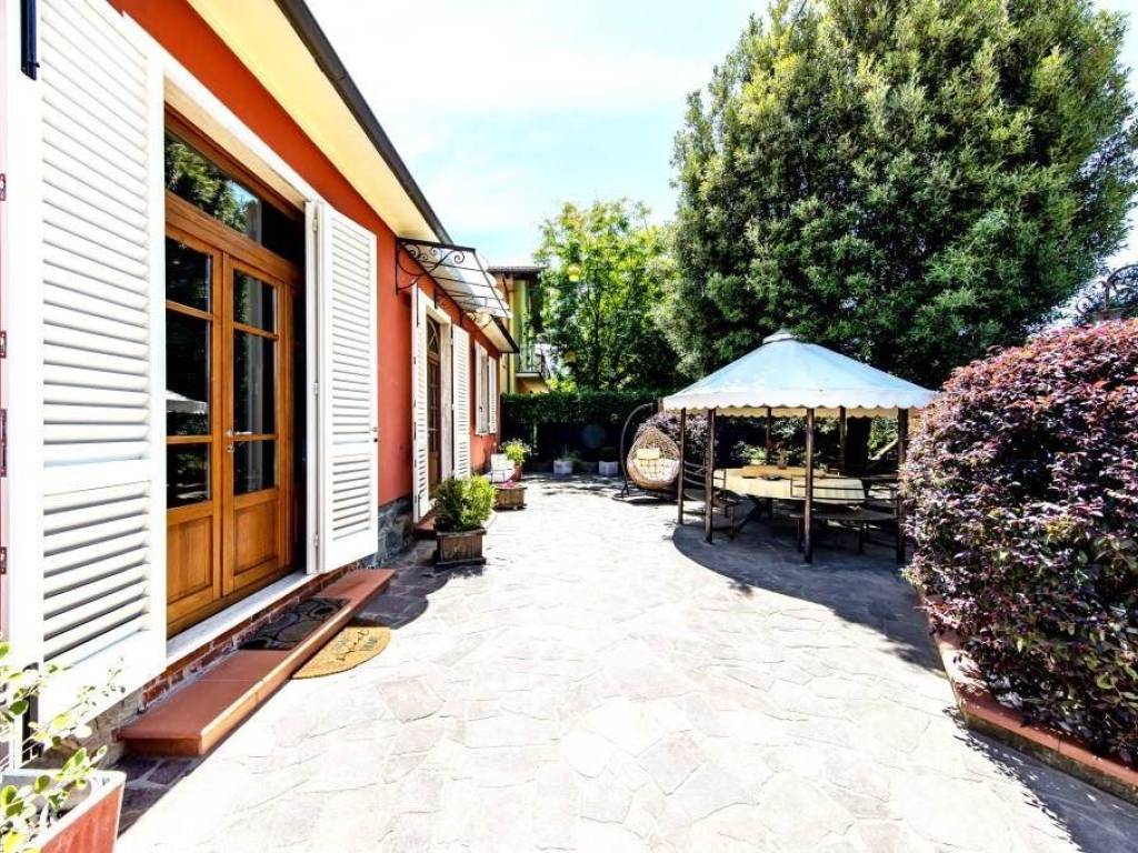 Villa a Pescia in via panoramica - Foto 2