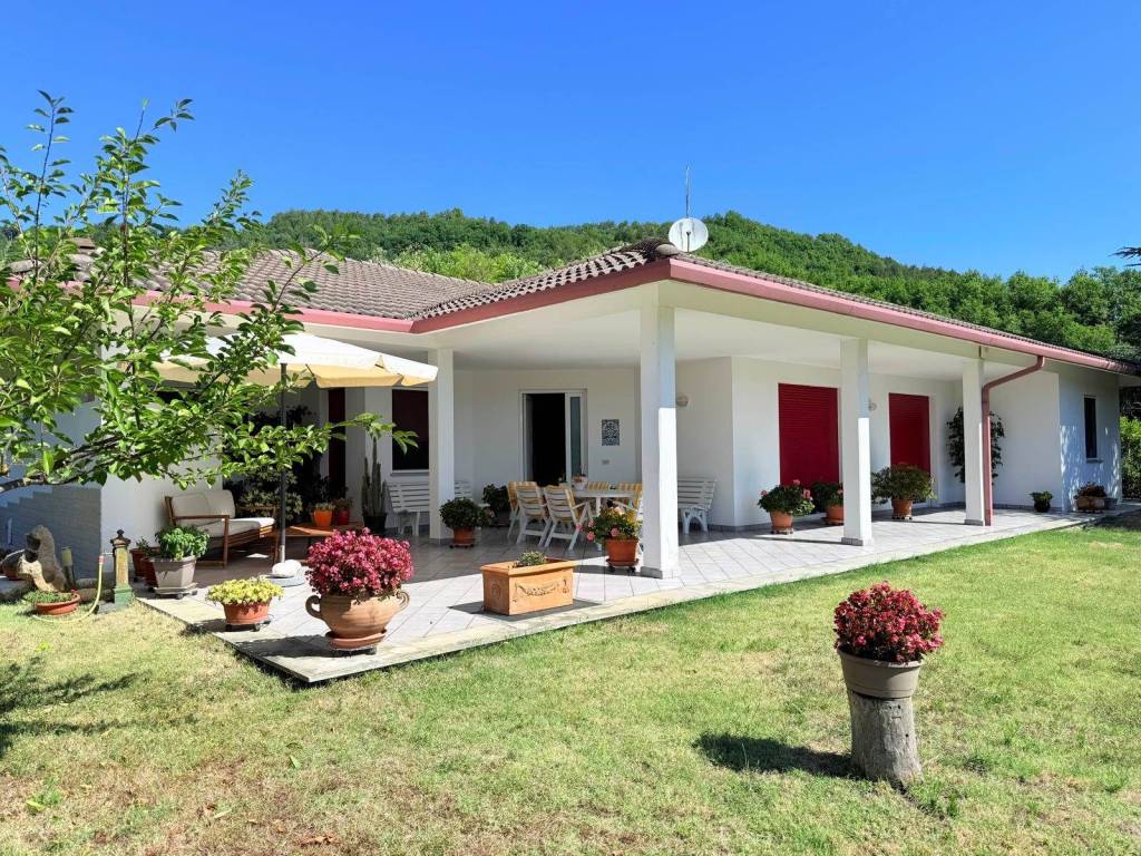 Villa a Acqualagna in Via Giovanni Giolitti - Foto 4