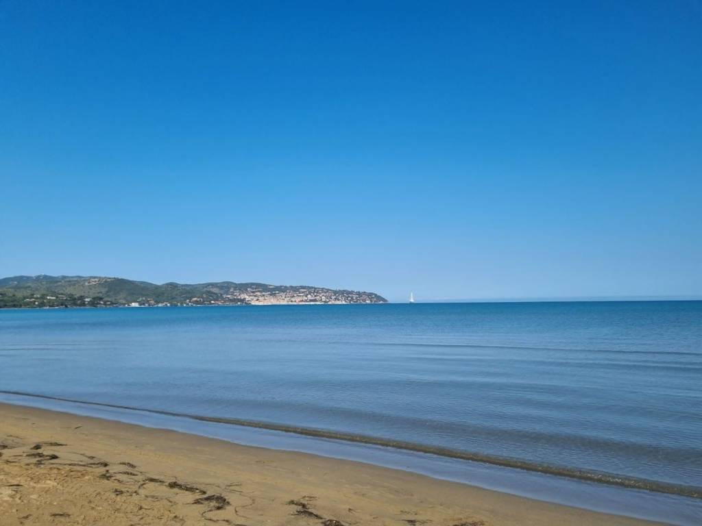 Appartamento a Orbetello in Strada Provinciale Giannella, 158 - Foto 2