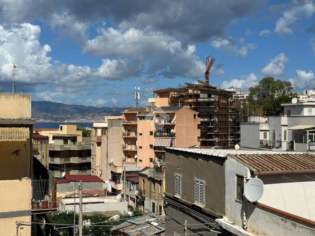 Appartamento a Reggio calabria in Via B Rione G, 40 - Foto 5