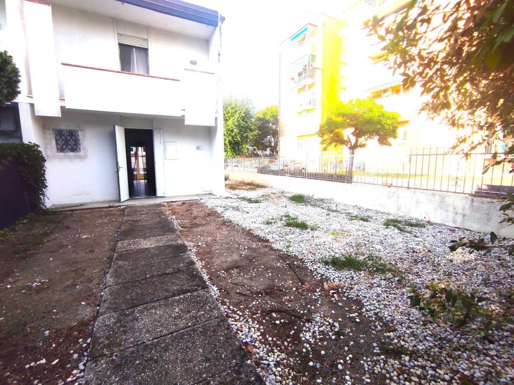 Villetta a schiera a Comacchio in Viale Alpi Centrali, 82 - Foto 2