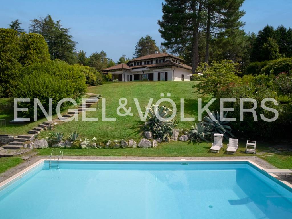 Villa a Luvinate in Via Castello, 29 - Foto 2