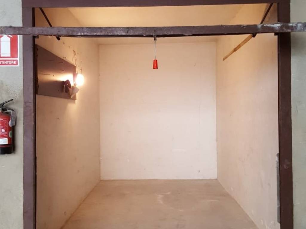 Box / garage a Alessandria in Via Alessandro Volta, 16 - Foto 2