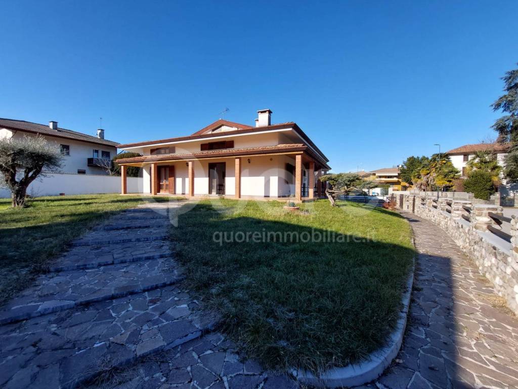 Casa indipendente a Tavagnacco in Via Giulio Cesare, 23 - Foto 2