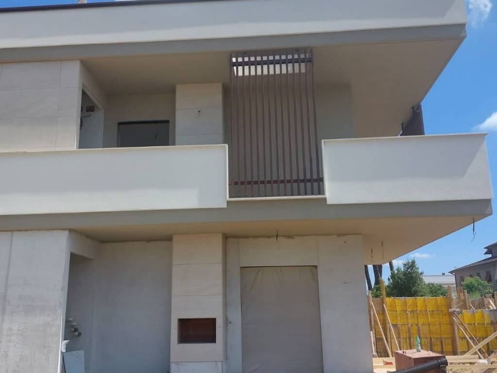 Villa a Aprilia in Via Nuoro - Foto 5