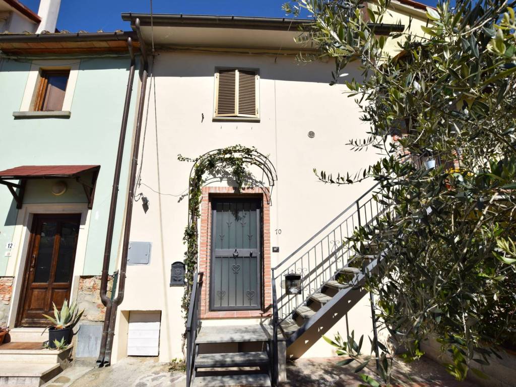 Casa indipendente a Serravalle pistoiese in Via Castel dei Toni, 10 - Foto 2