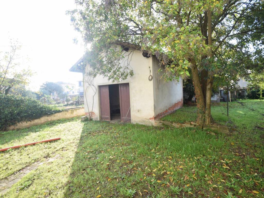 Villa a Buggiano in Via Martiri del 16 Marzo 1978 - Foto 4