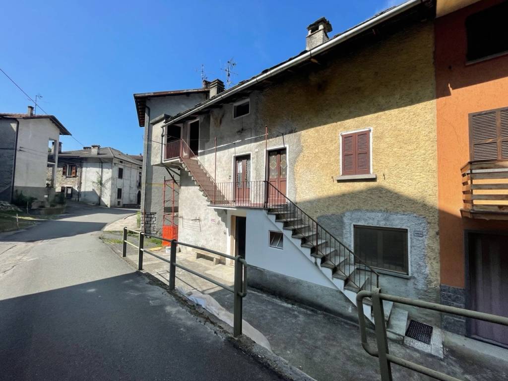 Appartamento a Verceia in Strada Vicinale di Sceglio - Foto 2